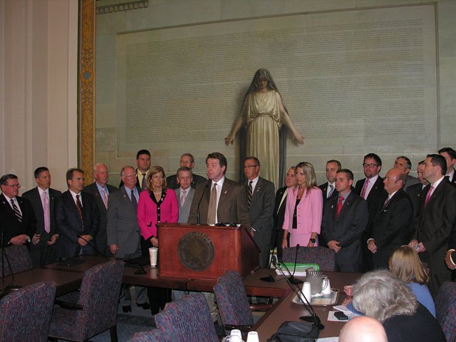 Sen. Mazzei explains Senate income tax reduction plan at a press conference on Tuesday.